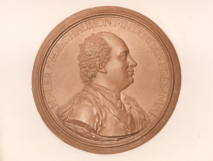 Jean-Baptiste Nini, Médaillon en terre cuite de Jacques Donatien Le Ray de Chaumont et son épouse, 1771. Planche photographique couleur [ca. 1890 ?] AD41 F 2069