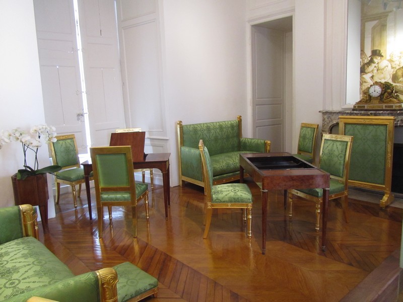 Le mobilier Marcion, propriété du Conseil départemental, déposé au château de Chaumont. Photo : Archives départementales / DM 