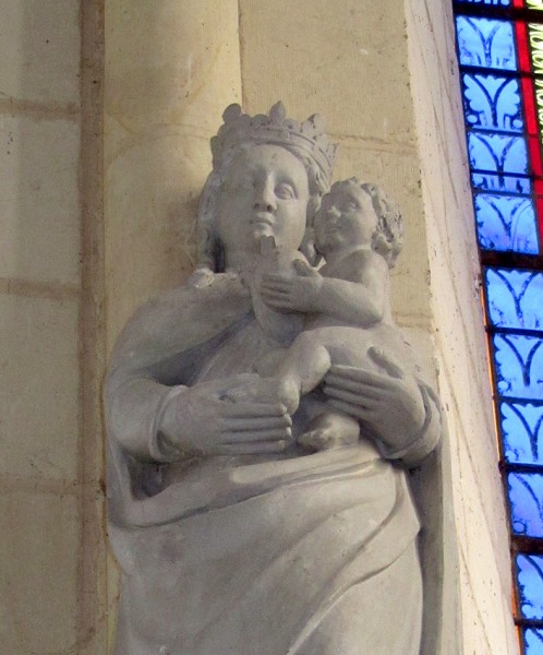 Fontaines-en-Sologne 5 Statue de la Vierge à l'Enfant